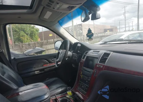 2007 Cadillac Escalade Standard z USA, uszkodzony, nr VIN 1GYFK63877R271520